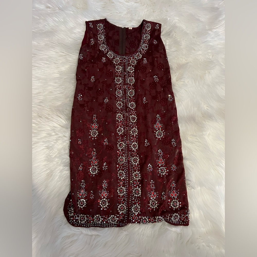 Red Embellished Sleeveless Sheath Dress/Kameez